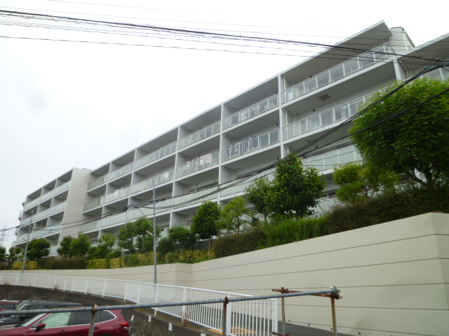 プレサンスロジェ横濱天王町